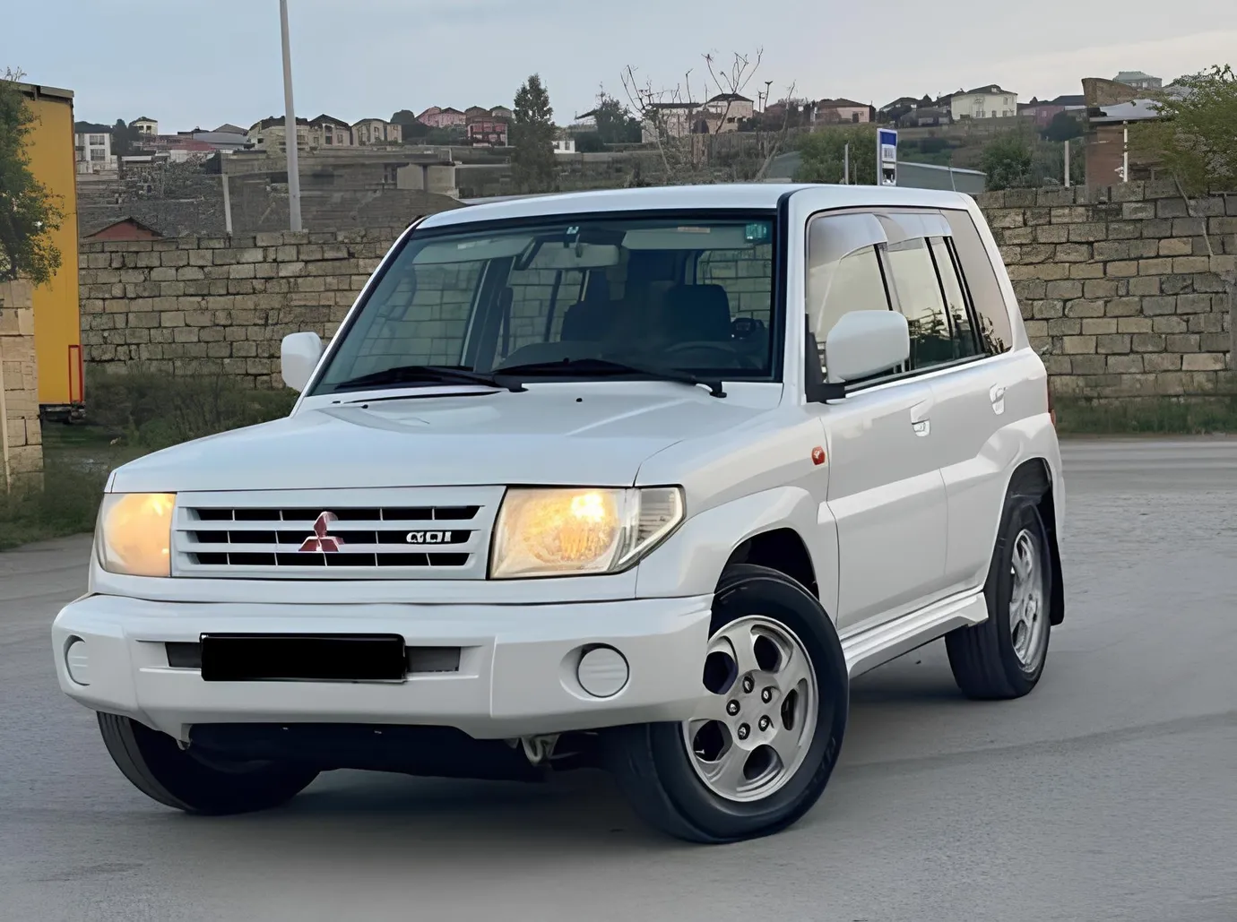 Mitsubishi Pajero io, 1.8 L, 1999 año, 250 000 km, Baku - Precio: 6 700 ₼ - Tunel.az
