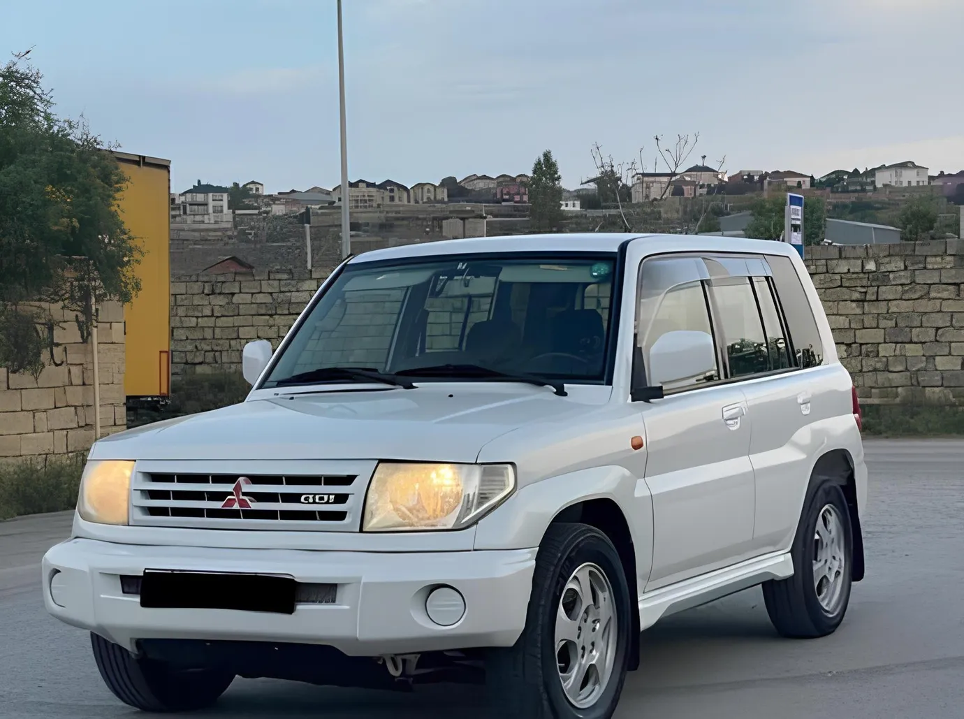 Mitsubishi Pajero io, 1.8 L, 1999 año, 250 000 km, Baku - Precio: 6 700 ₼ - Tunel.az