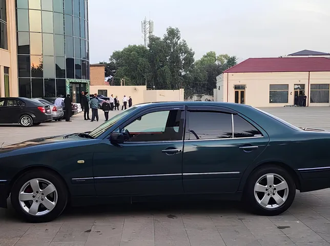 Mercedes E 280, 2.8 L, 1997 i̇l, 450 000 km, Bakı - Qiymət: 9 900 ₼ - Tunel.az