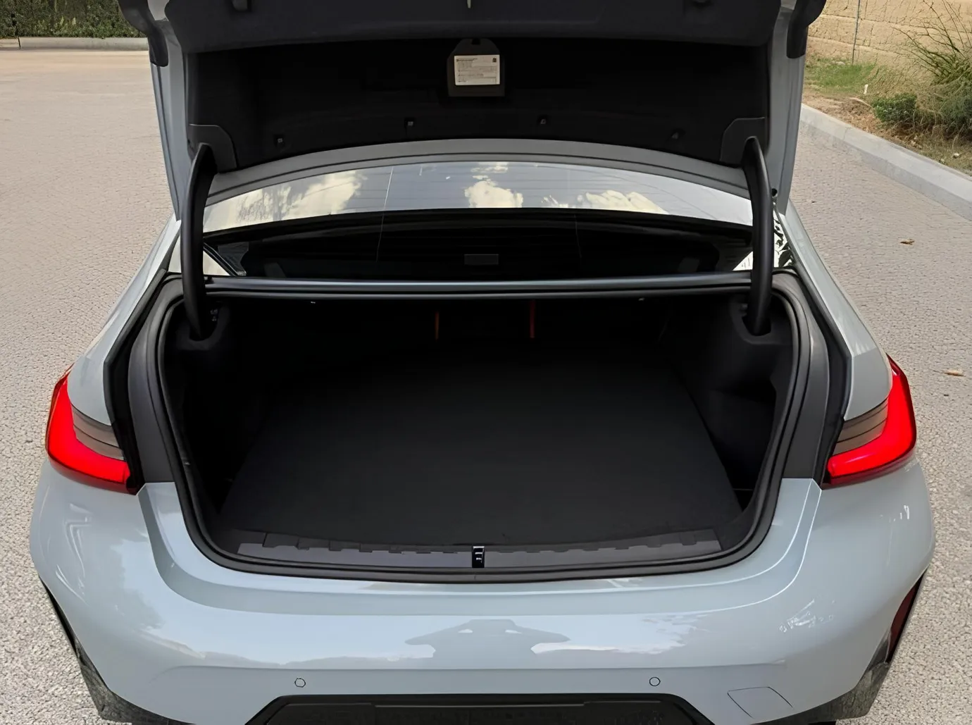 BMW 330, 2.0 L, 2023 год, 49 000 km, Баку - Цена: 54 500 ₼ - Tunel.az