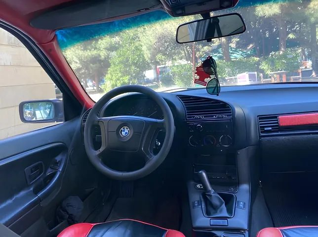 BMW 318, 1.8 L, 1993 год, 350 000 km, Баку - Цена: 3 100 ₼ - Tunel.az
