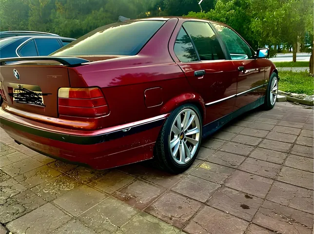 BMW 318, 1.8 L, 1993 год, 350 000 km, Баку - Цена: 3 100 ₼ - Tunel.az