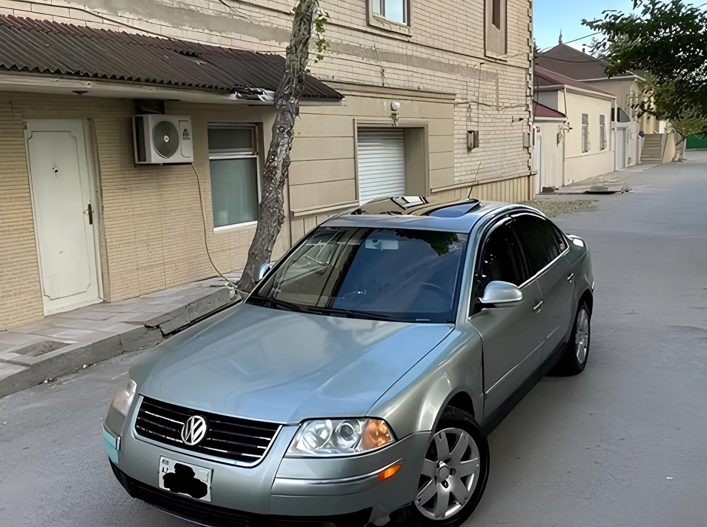 Volkswagen Passat, 1.8 L, 2004 год, 357 772 km, Баку - Цена: 5 400 ₼ - Tunel.az