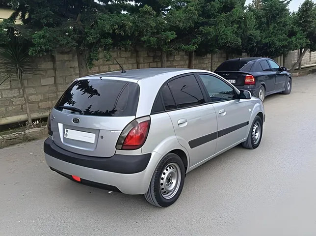 Kia Rio, 1.4 L, 2006 год, 350 000 km, Баку - Цена: 9 400 ₼ - Tunel.az