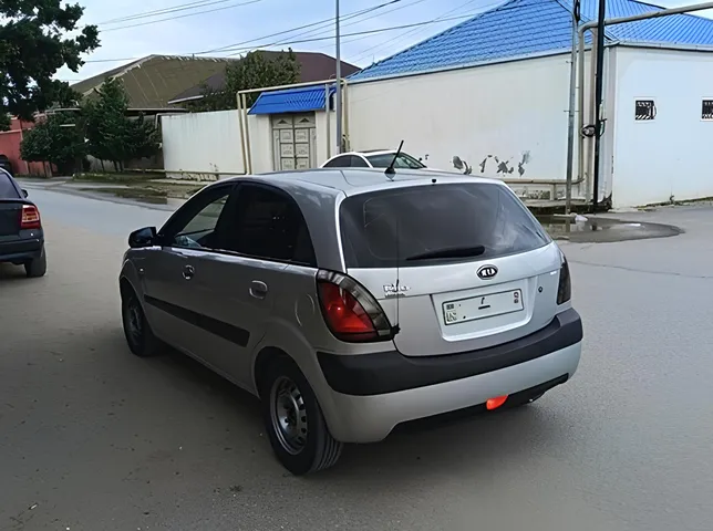 Kia Rio, 1.4 L, 2006 год, 350 000 km, Баку - Цена: 9 400 ₼ - Tunel.az