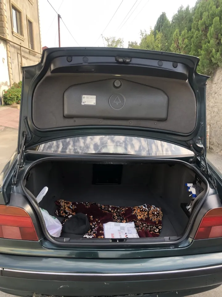 BMW 520, 2.0 L, 1996 год, 605 028 km, Баку - Цена: 8 200 ₼ - Tunel.az