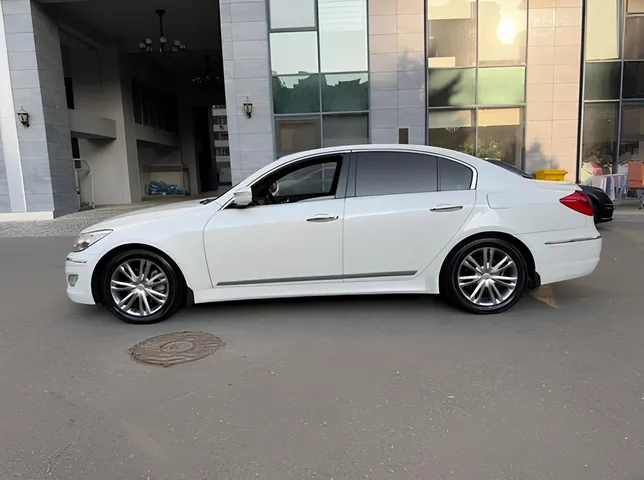 Hyundai Genesis, 3.8 L, 2012 год, 232 000 km, Баку - Цена: 19 800 ₼ - Tunel.az
