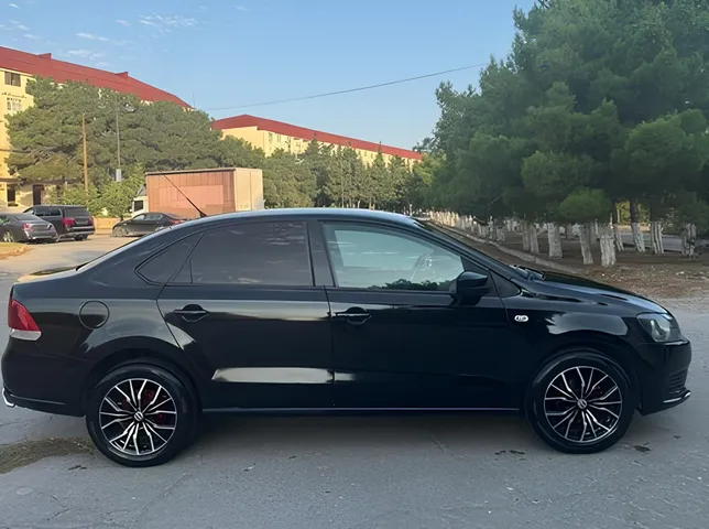 Volkswagen Polo, 1.6 L, 2012 год, 312 800 km, Сумгаит - Цена: 11 200 ₼ - Tunel.az