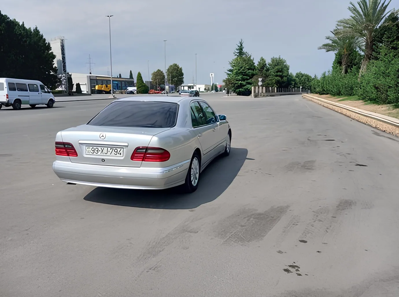 Mercedes E 240, 2.4 L, 1999 سنة, 406 639 km, Ganja - السعر: 13 300 ₼ - Tunel.az