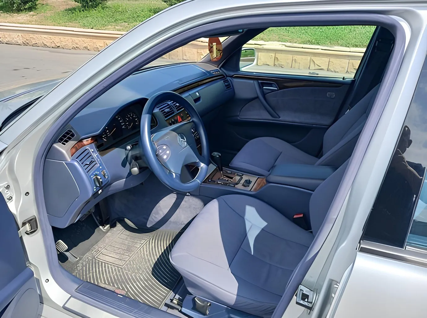 Mercedes E 240, 2.4 L, 1999 سنة, 406 639 km, Ganja - السعر: 13 300 ₼ - Tunel.az