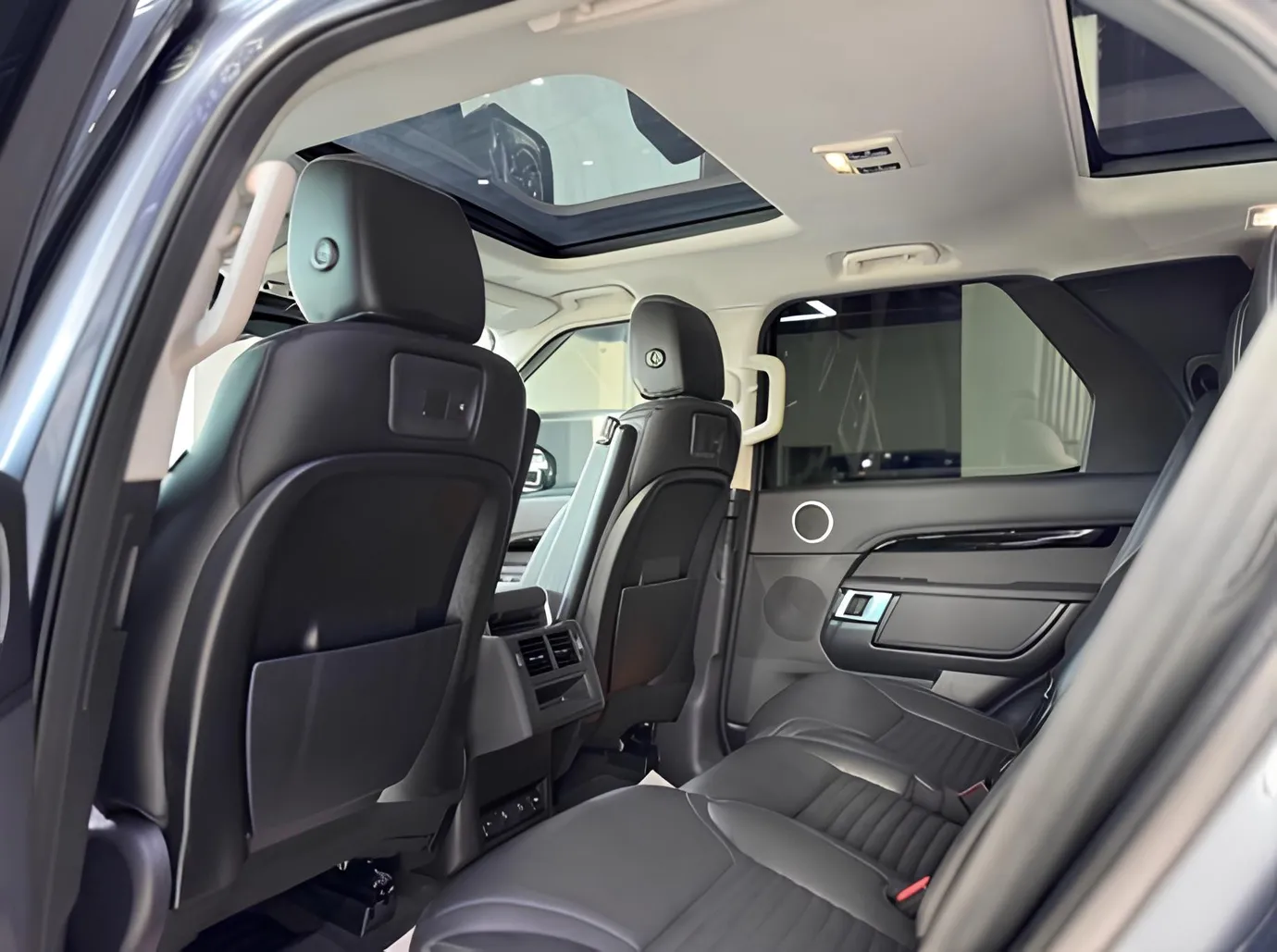 Land Rover Discovery, 2.0 L, 2021 year, 66 666 km, Baku - Price: 68 500 ₼ - Tunel.az