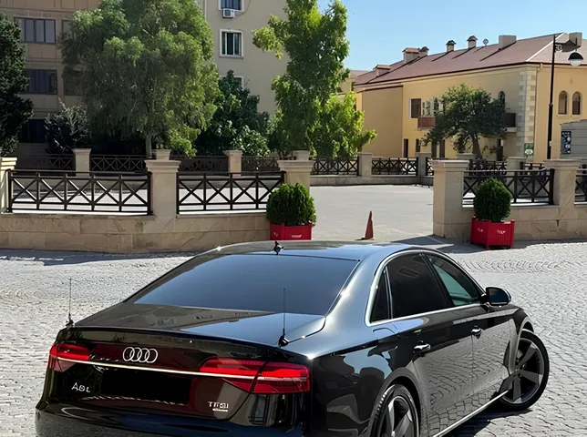 Audi A8, 4.0 L, 2014 год, 93 000 km, Баку - Цена: 48 500 ₼ - Tunel.az
