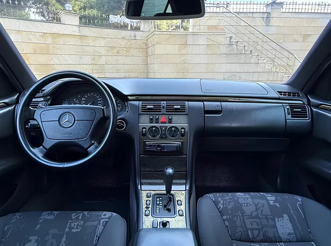 Mercedes E 240, 2.4 L, 1998 year, 382 541 km, Ganja - Price: 12 600 ₼ - Tunel.az