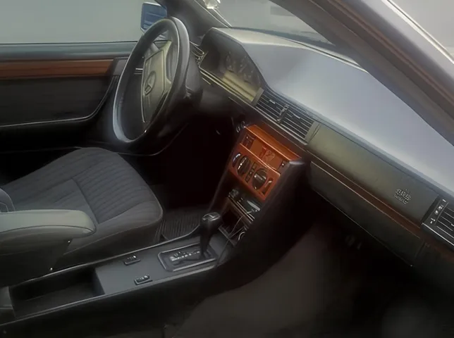 Mercedes 230 E, 2.3 L, 1992 i̇l, 350 000 km, Gəncə - Qiymət: 4 500 ₼ - Tunel.az