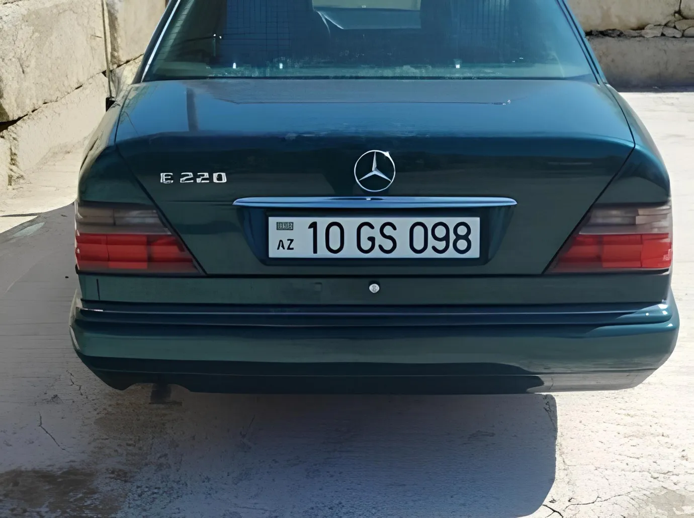 Mercedes 220 E, 2.2 L, 1994 year, 233 729 km, Baku - Price: 9 800 ₼ - Tunel.az
