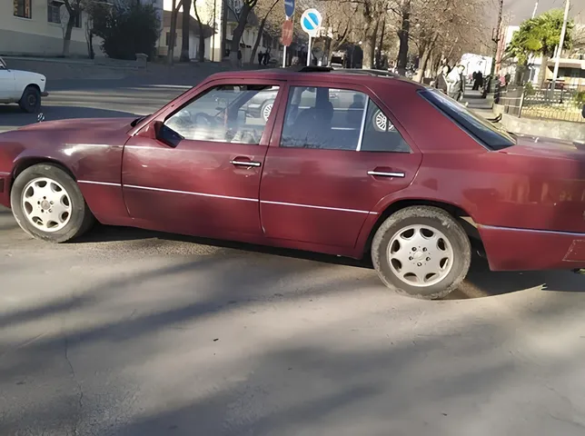 Mercedes 250 D, 2.5 L, 1991 year, 370 000 km, Shaki - Price: 5 200 ₼ - Tunel.az