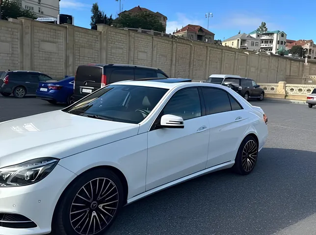Mercedes E 220, 2.1 L, 2014 год, 166 000 km, Баку - Цена: 28 000 ₼ - Tunel.az