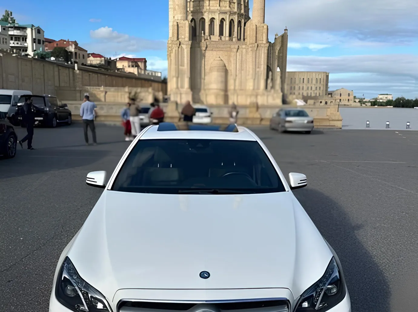 Mercedes E 220, 2.1 L, 2014 год, 166 000 km, Баку - Цена: 28 000 ₼ - Tunel.az