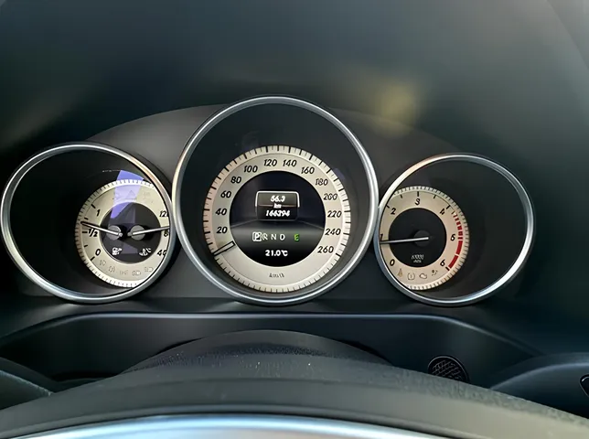 Mercedes E 220, 2.1 L, 2014 год, 166 000 km, Баку - Цена: 28 000 ₼ - Tunel.az