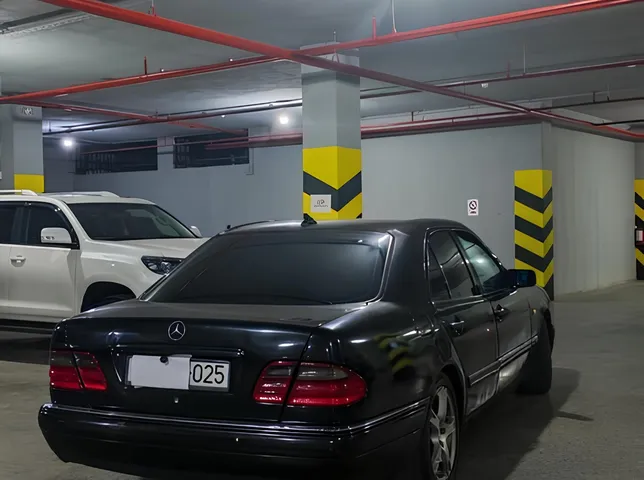 Mercedes E 240, 2.4 L, 1999 i̇l, 620 000 km, Bakı - Qiymət: 14 800 ₼ - Tunel.az