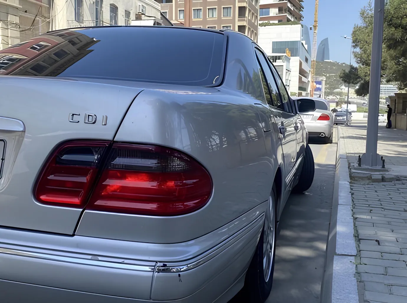 Mercedes E 220, 2.2 L, 2000 i̇l, 496 000 km, Bakı - Qiymət: 15 900 ₼ - Tunel.az