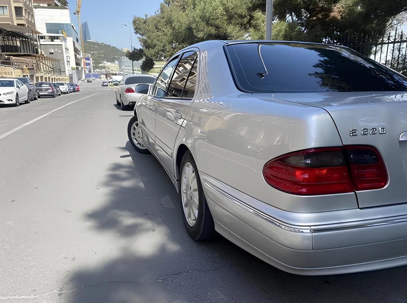 Mercedes E 220, 2.2 L, 2000 i̇l, 496 000 km, Bakı - Qiymət: 15 900 ₼ - Tunel.az