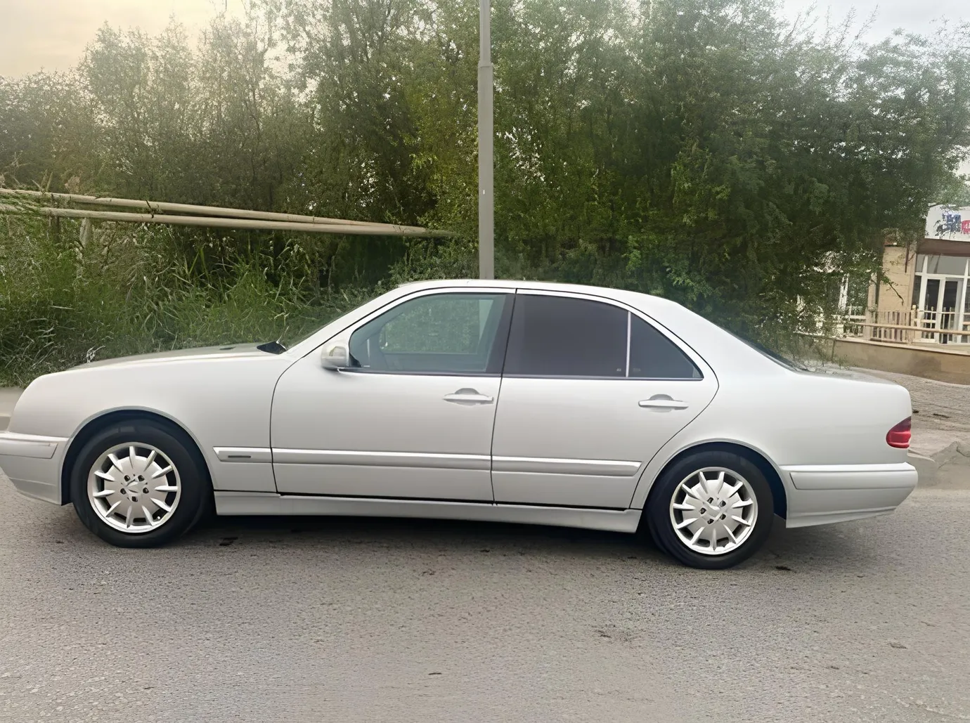 Mercedes E 220, 2.2 L, 2000 i̇l, 496 000 km, Bakı - Qiymət: 15 900 ₼ - Tunel.az