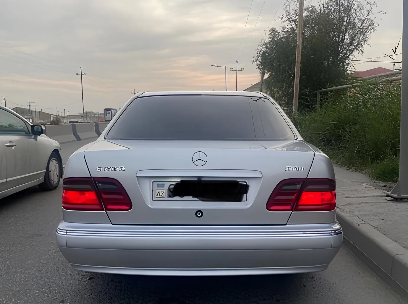 Mercedes E 220, 2.2 L, 2000 i̇l, 496 000 km, Bakı - Qiymət: 15 900 ₼ - Tunel.az