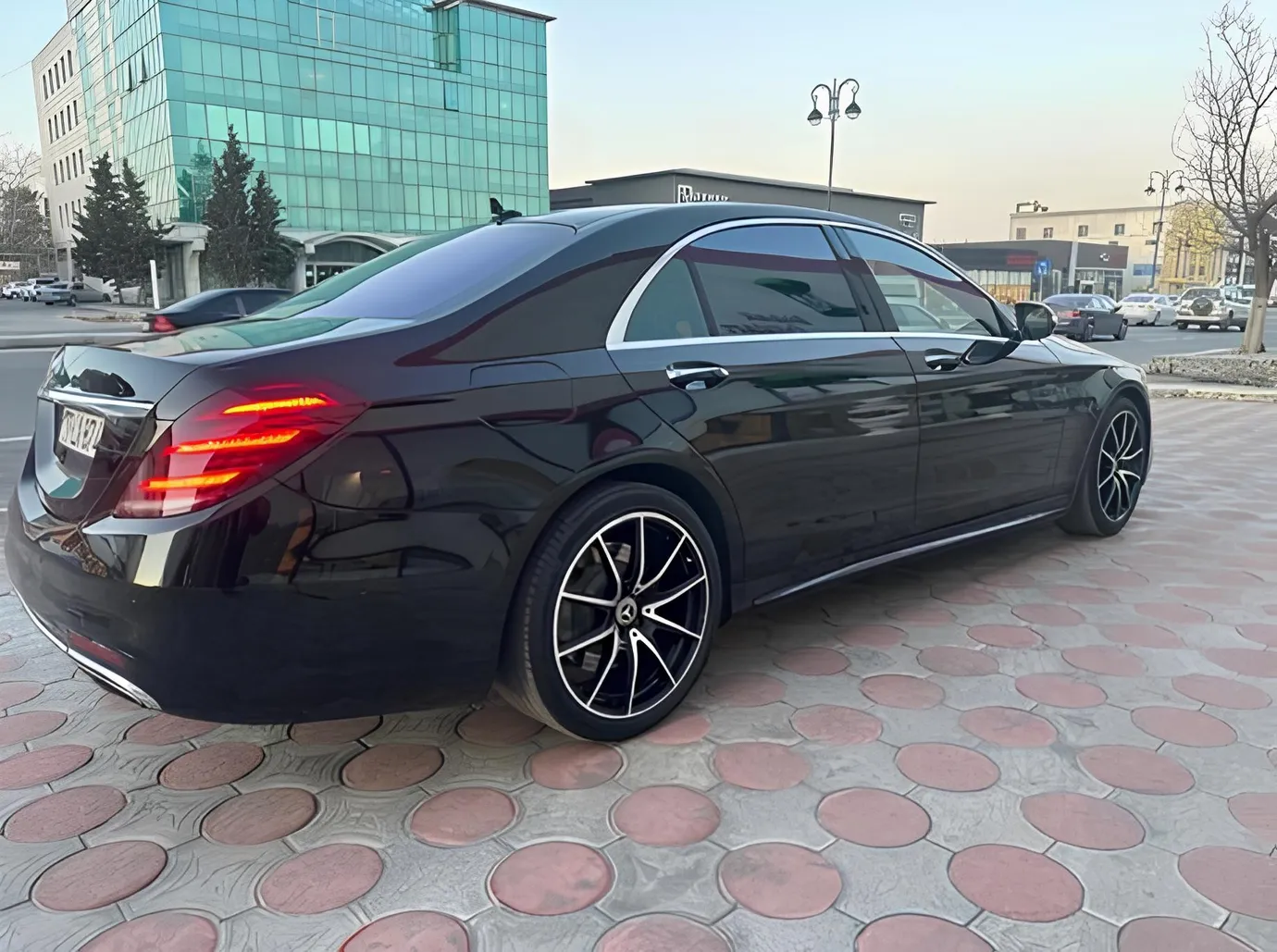 Mercedes S 500, 4.7 L, 2014 год, 180 000 km, Баку - Цена: 60 000 ₼ - Tunel.az