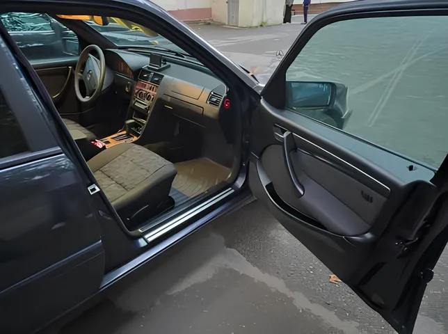 Mercedes C 240, 2.4 L, 1999 سنة, 350 000 km, Mingachevir - السعر: 12 500 ₼ - Tunel.az