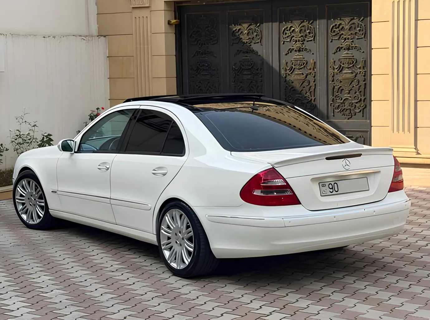 Mercedes E 240, 2.6 L, 2004 yil, 212 000 km, Baku - Narxi: 15 800 ₼ - Tunel.az