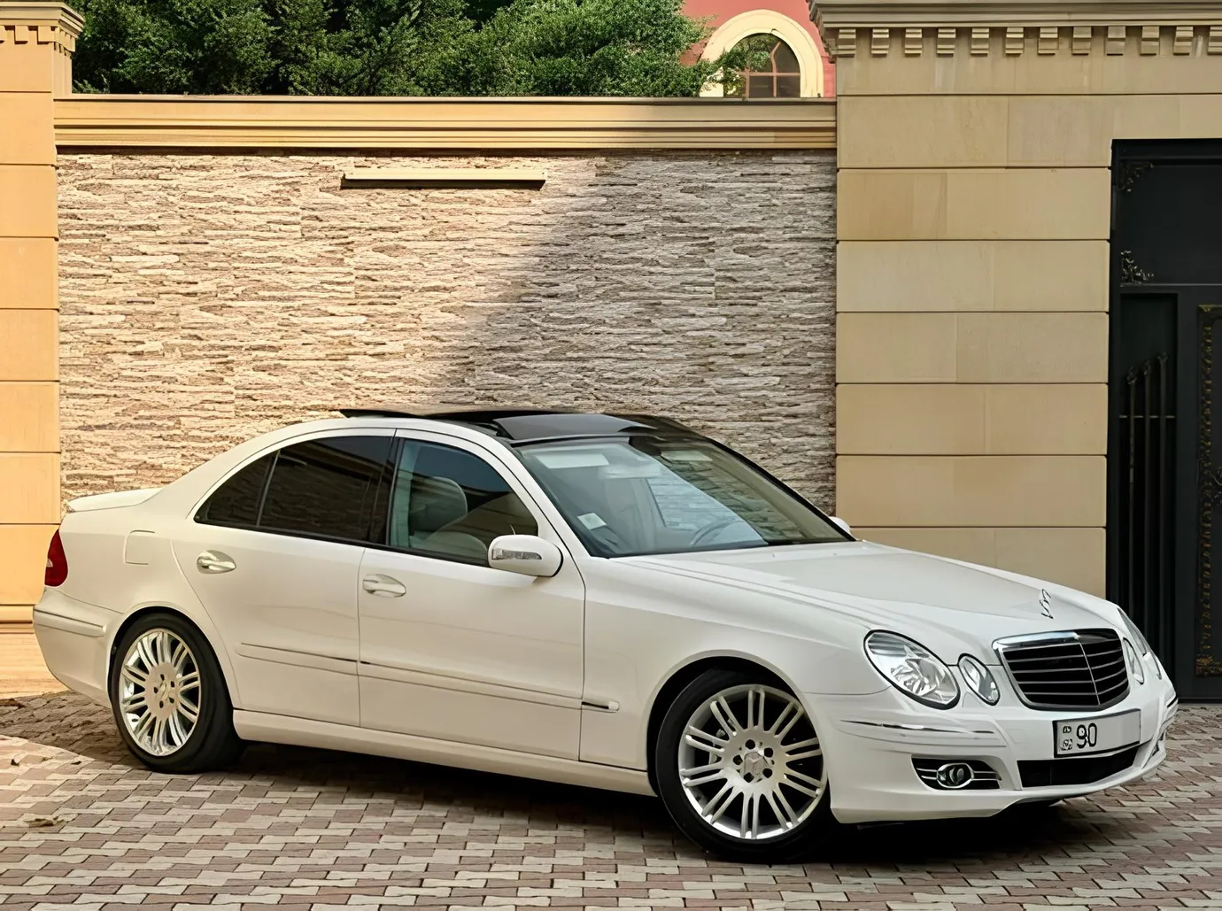 Mercedes E 240, 2.6 L, 2004 yil, 212 000 km, Baku - Narxi: 15 800 ₼ - Tunel.az