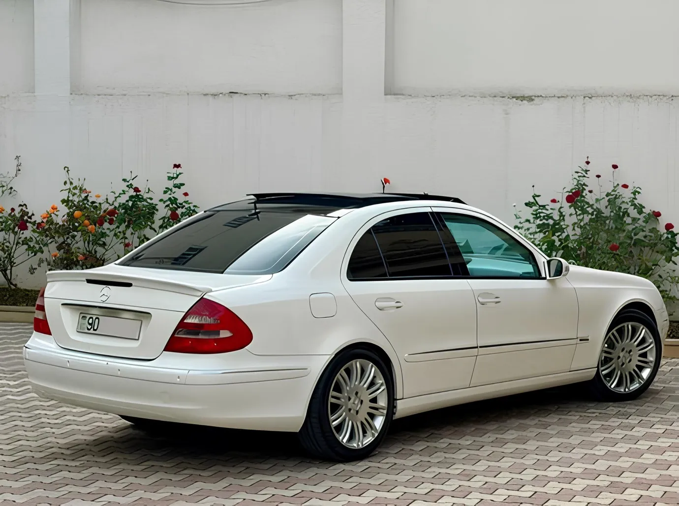 Mercedes E 240, 2.6 L, 2004 yil, 212 000 km, Baku - Narxi: 15 800 ₼ - Tunel.az