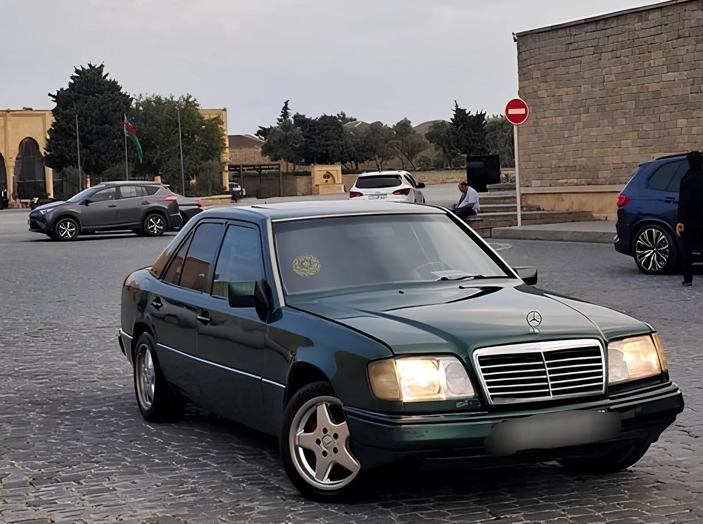 Mercedes 200 E, 2.0 L, 1995 год, 326 000 km, Баку - Цена: 4 500 ₼ - Tunel.az