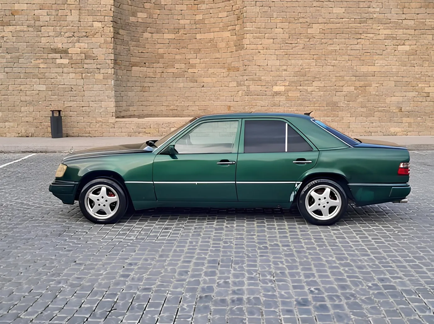 Mercedes 200 E, 2.0 L, 1995 год, 326 000 km, Баку - Цена: 4 500 ₼ - Tunel.az
