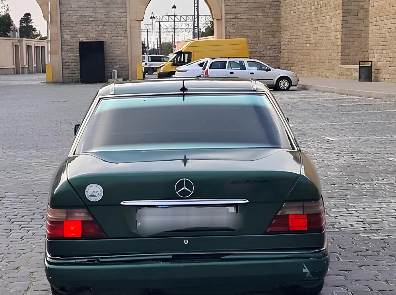 Mercedes 200 E, 2.0 L, 1995 год, 326 000 km, Баку - Цена: 4 500 ₼ - Tunel.az