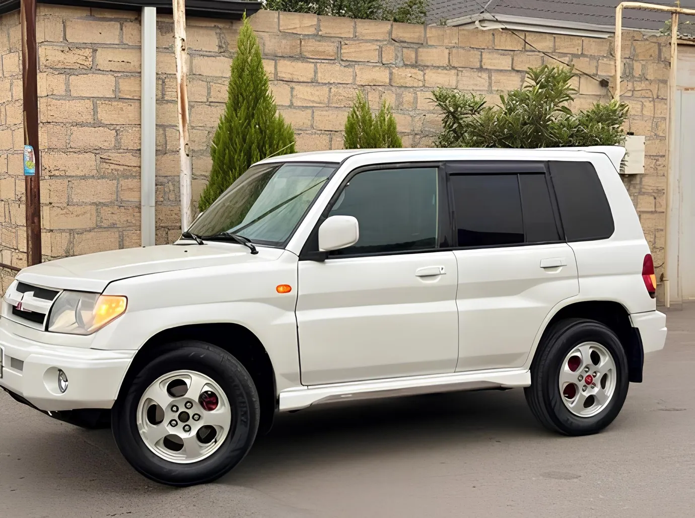 Mitsubishi Pajero io, 1.8 L, 1998 i̇l, 123 552 km, Gəncə - Qiymət: 6 300 ₼ - Tunel.az