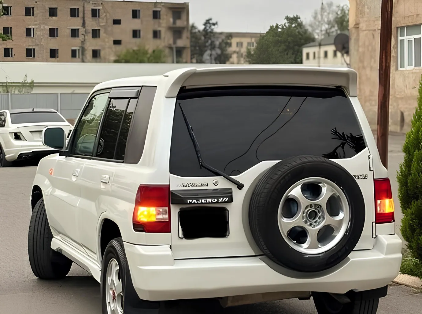 Mitsubishi Pajero io, 1.8 L, 1998 i̇l, 123 552 km, Gəncə - Qiymət: 6 300 ₼ - Tunel.az