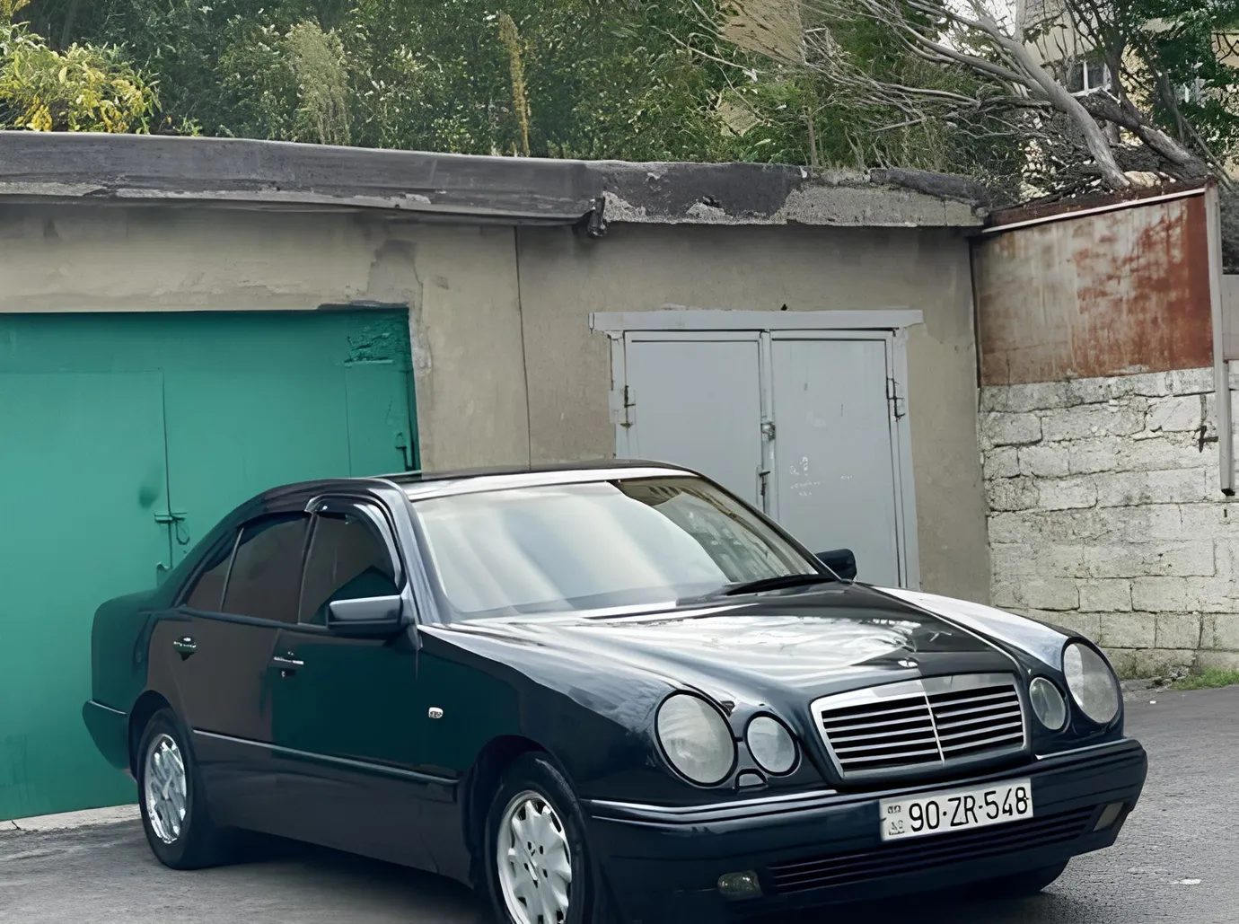 Mercedes E 200, 2.0 L, 1998 year, 425 000 km, Baku - Price: 8 600 ₼ - Tunel.az