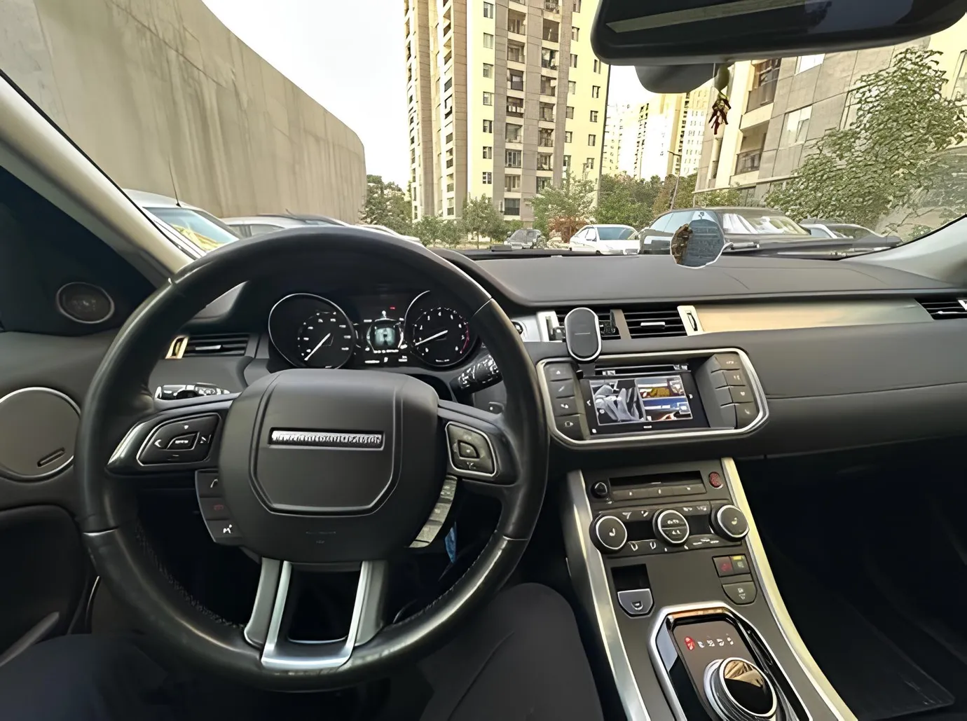 Land Rover RR Evoque, 2.0 L, 2016 ano, 117 600 km, Baku - Preço: 28 000 ₼ - Tunel.az