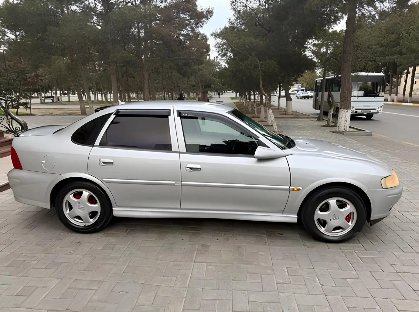 Opel Vectra, 1.6 L, 2000 год, 300 000 km, Сумгаит - Цена: 6 400 ₼ - Tunel.az