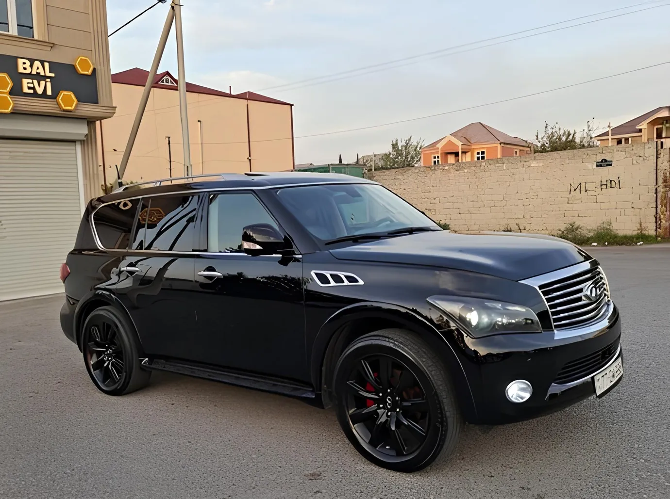 Infiniti QX56, 5.6 L, 2011 yıl, 250 000 km, Baku - Fiyat: 28 000 ₼ - Tunel.az