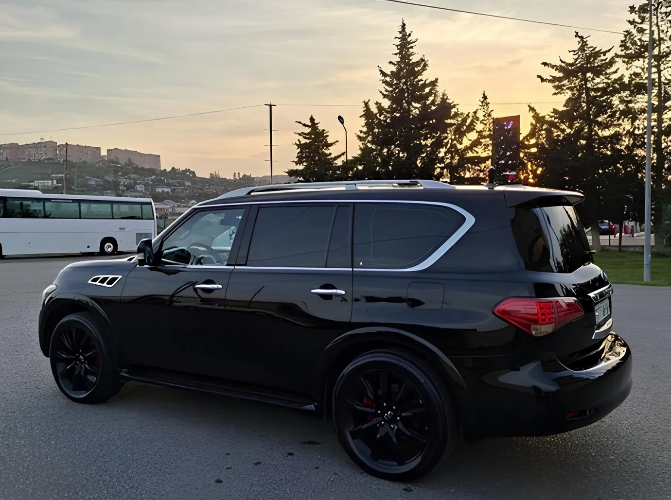 Infiniti QX56, 5.6 L, 2011 yıl, 250 000 km, Baku - Fiyat: 28 000 ₼ - Tunel.az