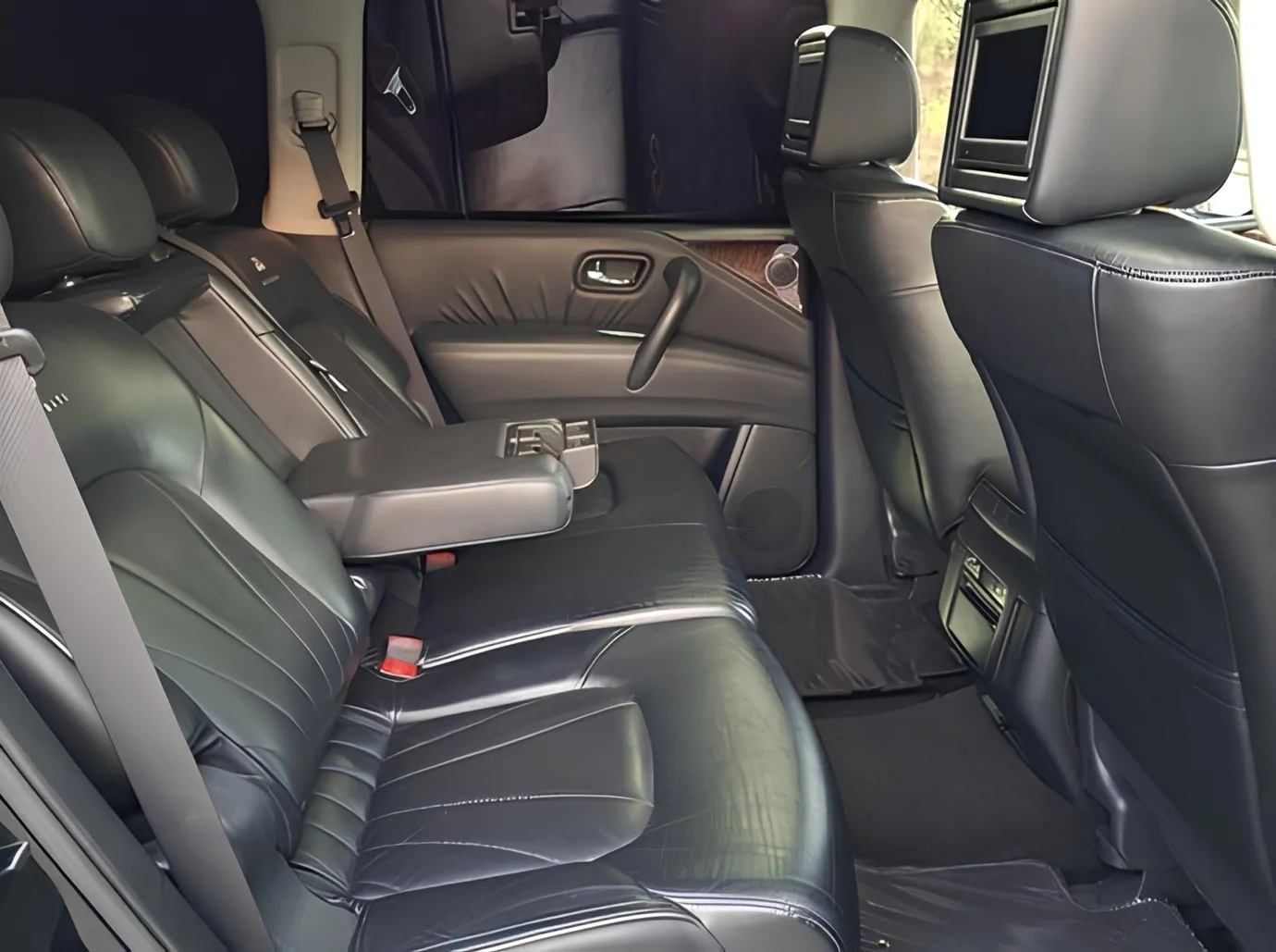 Infiniti QX56, 5.6 L, 2011 yıl, 250 000 km, Baku - Fiyat: 28 000 ₼ - Tunel.az