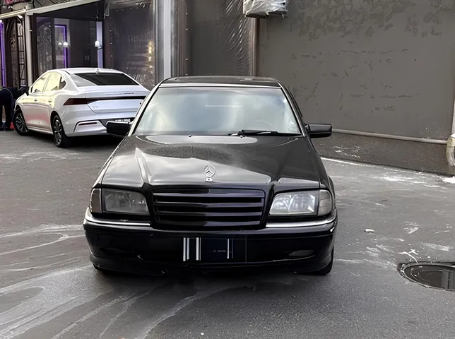 Mercedes C 230, 2.3 L, 1999 year, 300 000 km, Baku - Price: 8 300 ₼ - Tunel.az